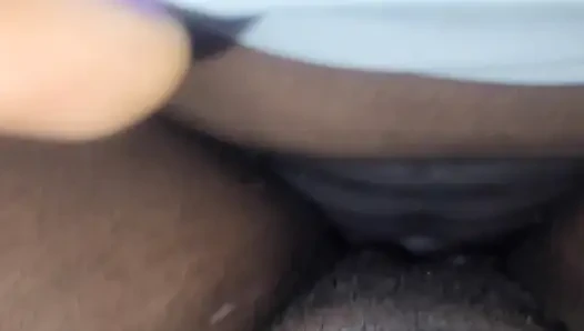Meraklı heteroseksüel kız lezbiyen arkadaşı tarafından acımasızca sikiliyor
