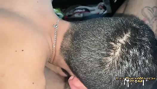 Ateşli Halka açık Yarak Emiyor Beat Seat Döl Boşaltma Arabası Büyük Yarak