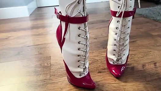 Seksi bale çizmeleri içinde çoklu orgazm