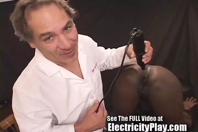 Göt prob siyah piliç boşalma ağzı vahşi dr elektro esaret oyun zamanı!