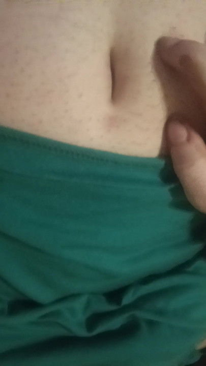 Seksi göbek deliği