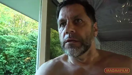 Jenny glam yüzme havuzuna izinsiz girerken yakalanıyor - seksle ödemeli