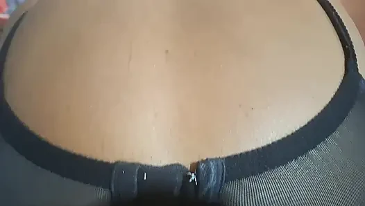 Orta yaşlı seksi kadın külot gösteriyor süper ateşli göt viral video