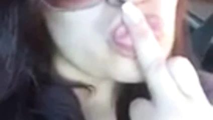 kendimi arabada parmaklıyorum