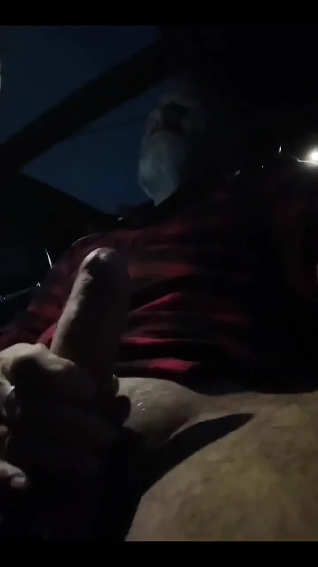 Arabada mastürbasyon yapıyor