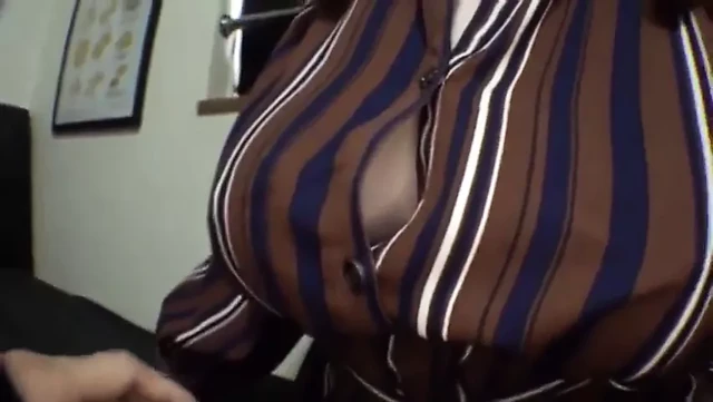 Japon tatlı göğüsleri ve handjob