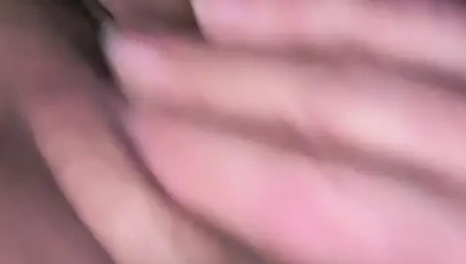 Hotmomof2502 mastürbasyon yapıyor