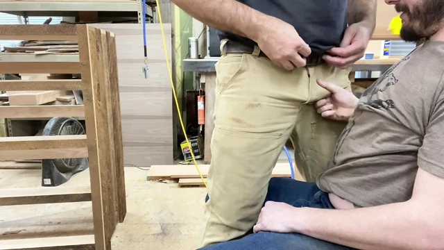 Seattle baba ve buck. Kıllı ayı dilf baba iş yerinde sakso çekiyor tam video