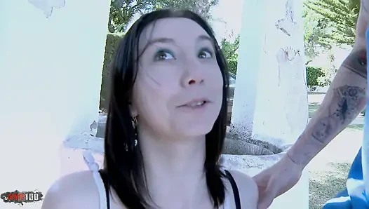 Lily Francesca Kevin White genç fransız öğrenci Lily Francesca ile açık havada sikişiyor