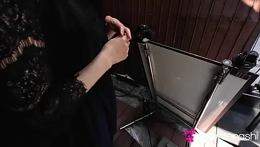 Açılıştan önce güzel bar sahibiyle üçlü bir ilişki