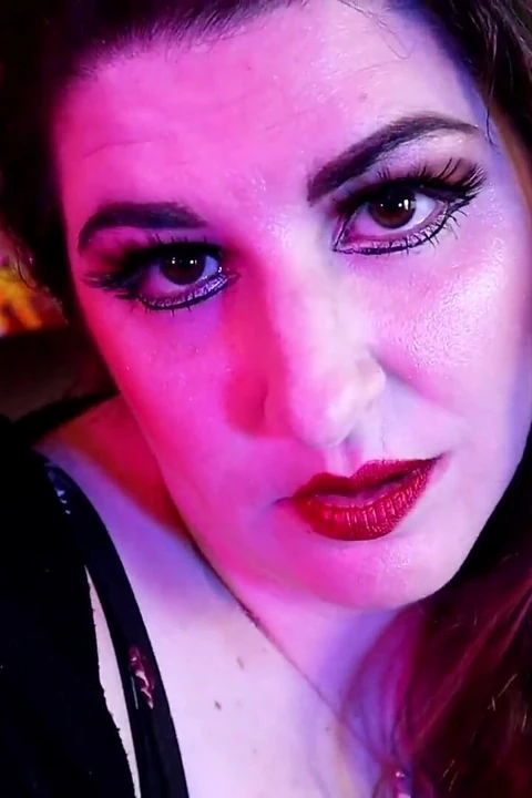 Daha fazlasını hak ediyorum - ev kadını findom