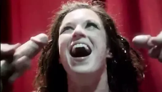 Çok ateşli yüze boşalma