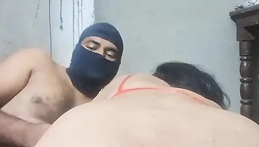 Lusty Richa desi porno yıldızının yarağından döl alıyor