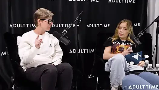 Gizelle Blanco ve Anna Claire Feromonları Bulutlar, Makaslama ve Çalı | Adult Time Podcast
