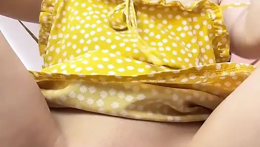 Bu küçük etek neredeyse hiçbir şey saklamadı mı?