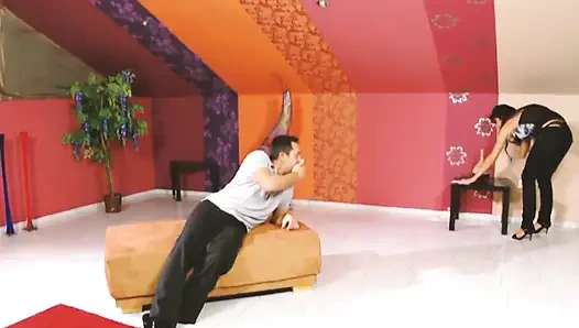 Hatunlar sikiş sahnesini 2_sexy büyük götlü esmer götünü siktirmeyi ve boşalmayı seviyor