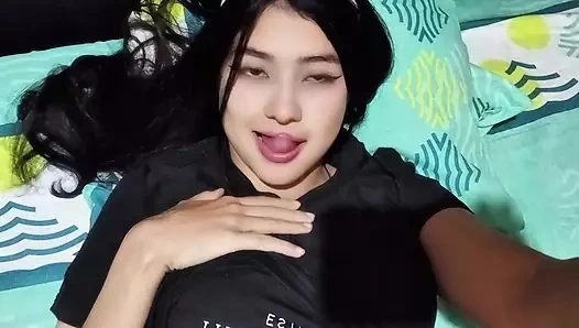 My stepsister is desperate for my cum, she sucks it until she takes the last drop