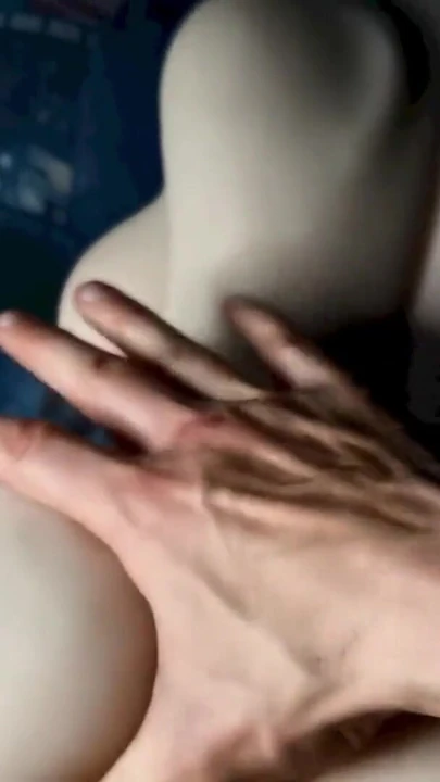 8 Mart hediyesi olarak sıkı bir anal deliğe geldim. | Klip 2
