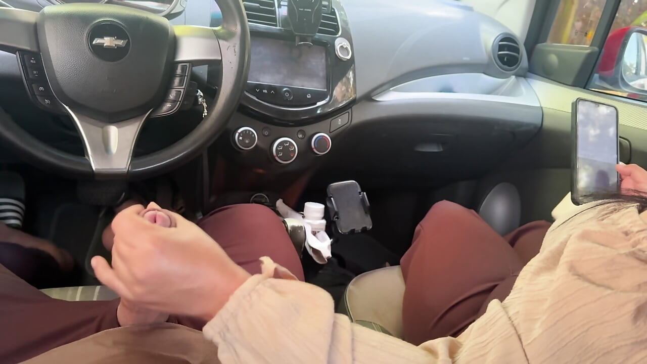 UBER- danışan büyük bir penisim olduğunu görünce bana mastürbasyon yapıyor