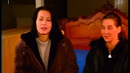 Notgeile Freundinnen alleine in der Privat Suit