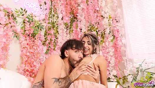 Pembe oda ep.29: emziren sürtük luna columbiana yıkılıyor