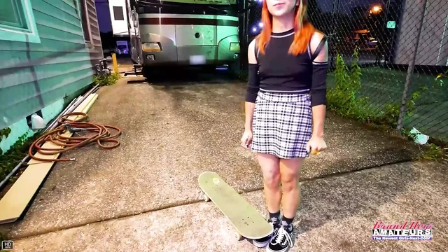 Горячая фигуристка Keyton Keem заполняет ее дырки членом!