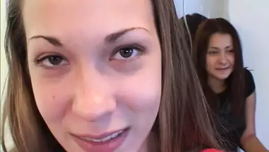 Adam kanepede sert genç vampir esmer fahişe sikikleri