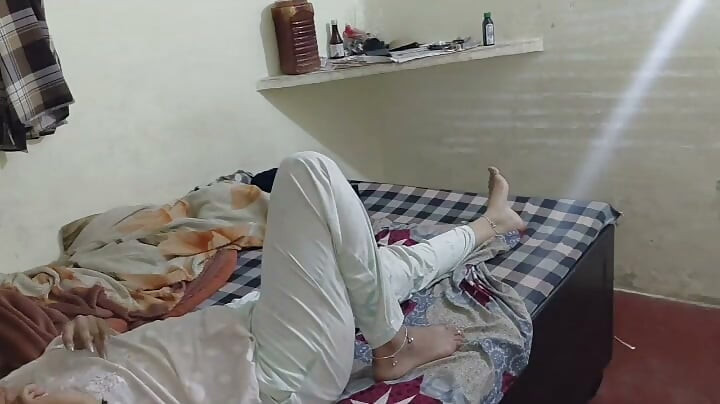 Desi bhabhi ki chudai chut me nikala pani