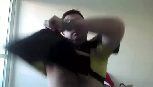 Yeni web kameramı test eden yavru ayı