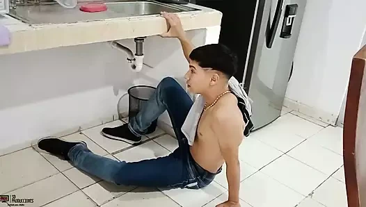 Azgın esmer kem'in büyük yarağıyla sikiliyor - İspanya'da porno