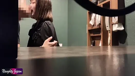Parlak Gözlü Busty Net Cafe Güzeli Hızlı ve Vahşi Bir Özel Anda Dikkatleri Çekiyor