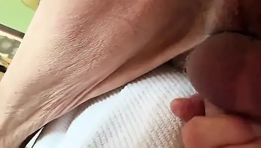 Ohtrevor Neil Elliot'ın büyük bir dölünü sikiyor