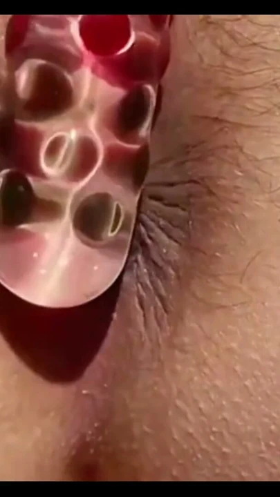 Kıllı göt yakından 4K, tüm kıllar görünüyor. Anal delik, sık anal seksle sikilmiş. Bölüm 2 | Bölüm 2