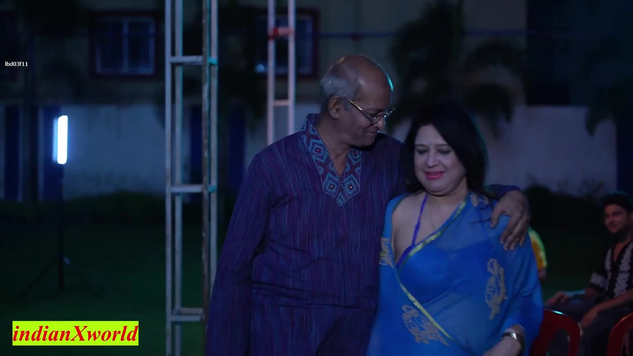 भारतीय चिकने डैडी मेरी मम्मी को चोद रहे हैं! हॉट मम्मी सेक्स