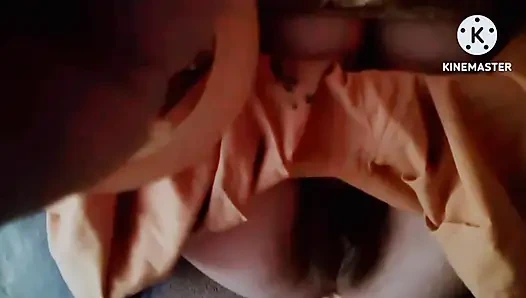 Чувственная, с большой грудью девушка дези ласкает себя пальцами, показывая свое горячее и сексуальное тело.