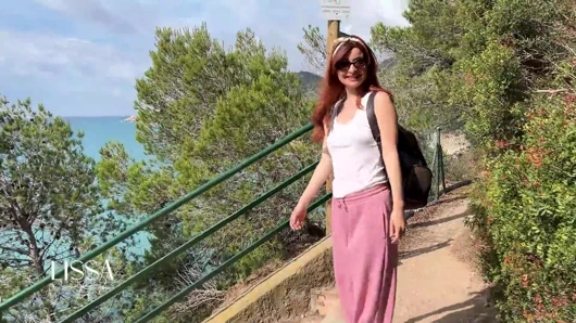 Vlog Lissa Brown, Özel Video Çekmek İçin Çıplak Plajına Gidiyor