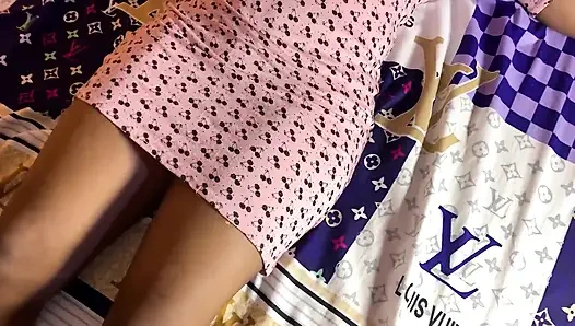 Yeni arkadaşım beni ziyaret ediyor ve yarağıma karşı koyamadı