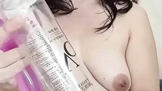 Gerçekten büyük bir anal oyuncakla götümü sikiyorum