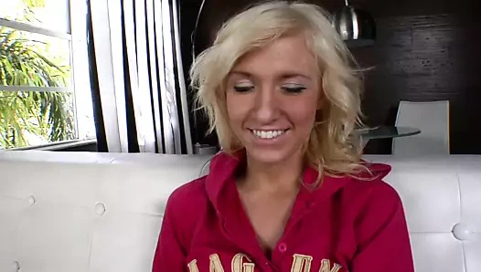 Studentin hat den perfekten Job gefunden