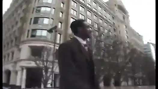 Büyük Omar'ın İngiliz maceraları: İngiliz lotty totty (2001)