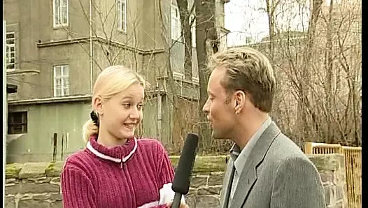 Teen zieht plank vor Daddy