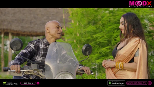 Hintli kadın ve külotu izliyor Hintli desi tombul yenge padosuyla tam çıplak üçlü sikişiyor (teyze ki külot)