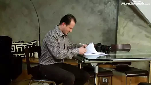 Blondine 23 Jahre wollte Modell werden wurde allerdings vom fotograf gefickt