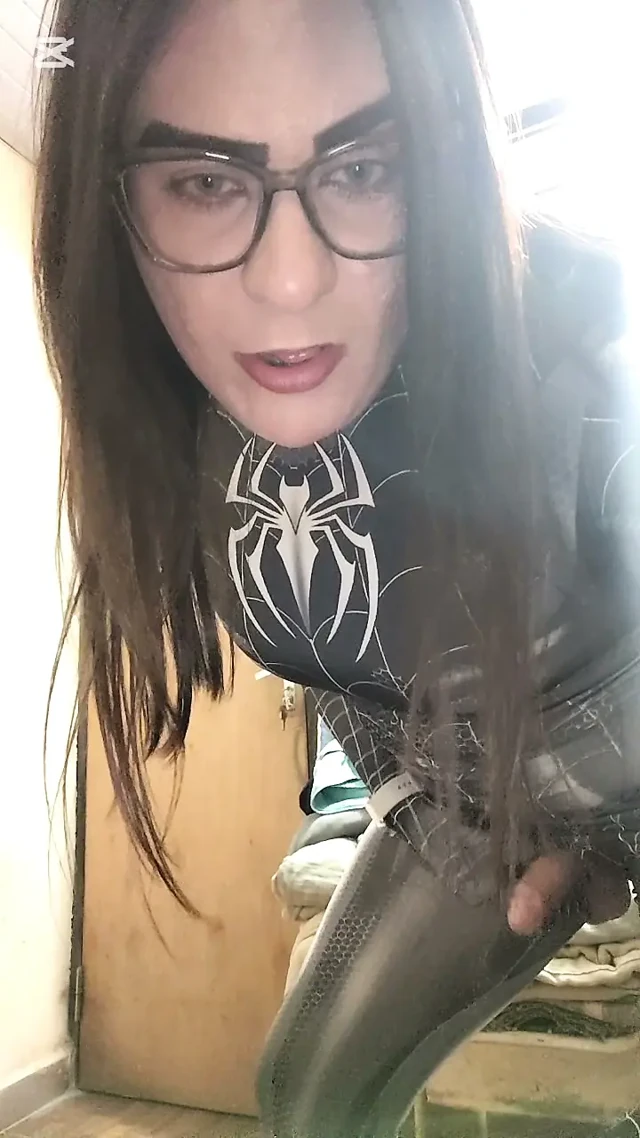 Femboy koca kıçlı orospu