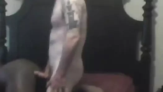 Sıcak siyah sürtük olmak dövülerek itibaren arkadan