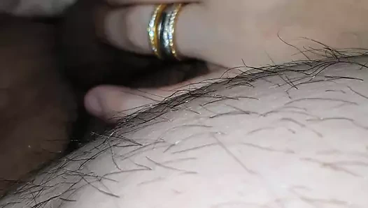 Üvey anne üvey oğluna yatakta mastürbasyon yapıyor