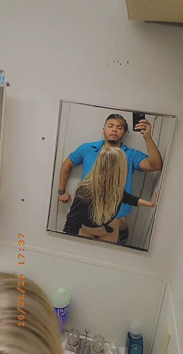 Kamu banyo mirror kahrolası küçücük sarışın genç bir araya geldi at mall