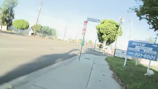 Billy Glide büyük memeli ateşli hatunla sikişiyor