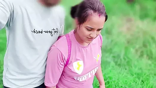 İlk kez seks üniversiteli kız ve oğlan ormanda, sıkı genç amcığını sikiyor - üniversiteli kız hademe içinde sikişiyor (tam Hintçe ses)