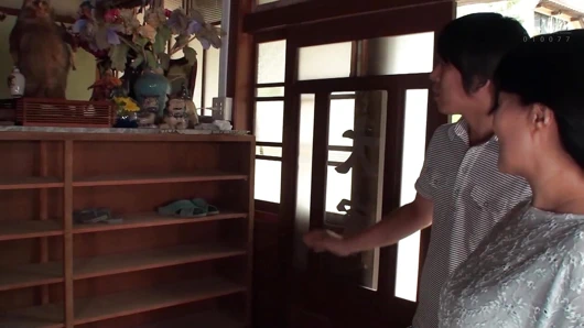 M607g03 Gunma Dağlarında yaşayan olgun bir kadın bir dergiye ne başvurdu?